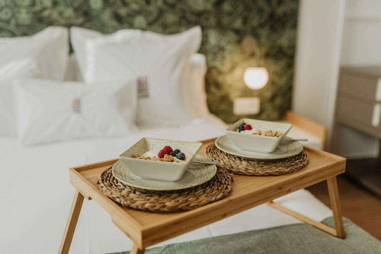 Petit Luxe Volta Bed and Breakfast Terrassa Buitenkant foto