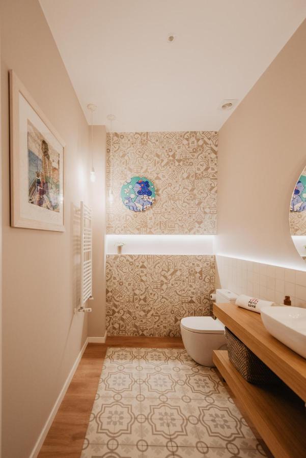 Petit Luxe Volta Bed and Breakfast Terrassa Buitenkant foto