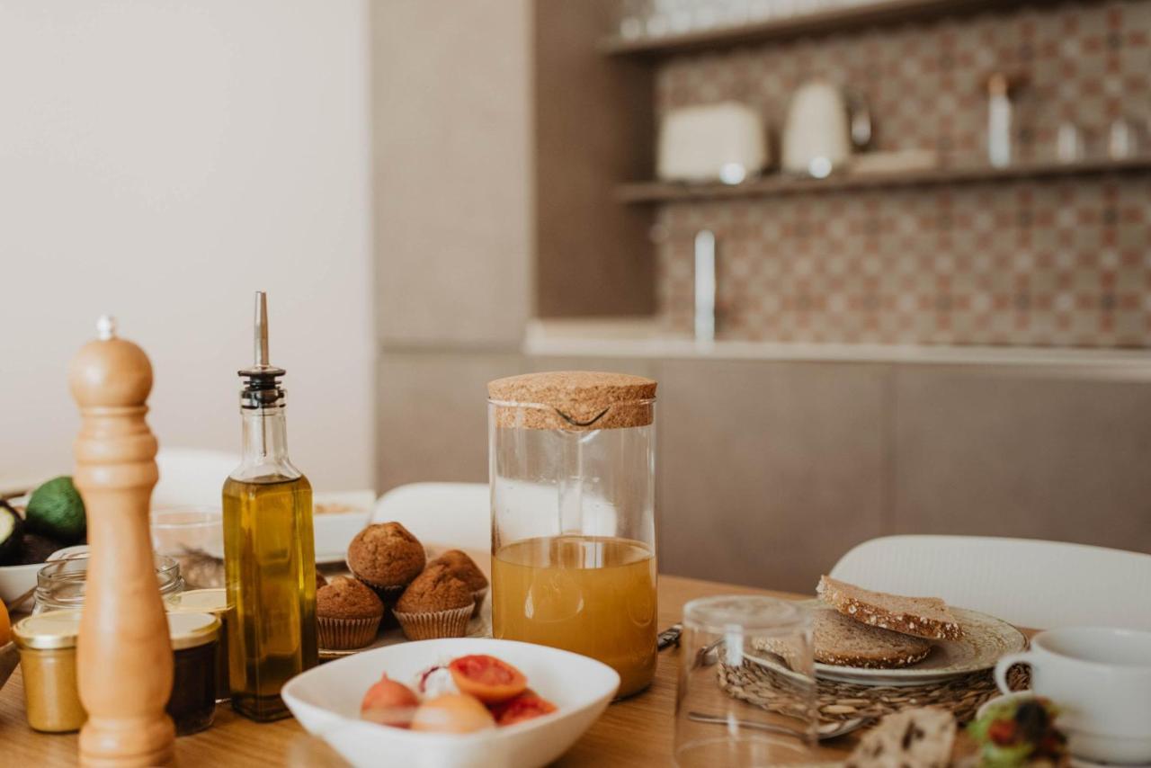 Petit Luxe Volta Bed and Breakfast Terrassa Buitenkant foto