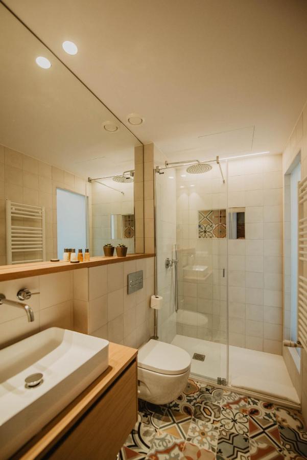 Petit Luxe Volta Bed and Breakfast Terrassa Buitenkant foto
