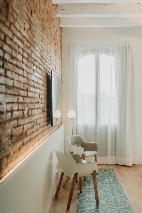 Petit Luxe Volta Bed and Breakfast Terrassa Buitenkant foto
