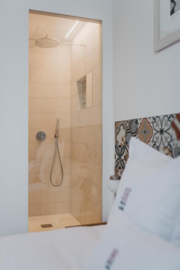 Petit Luxe Volta Bed and Breakfast Terrassa Buitenkant foto