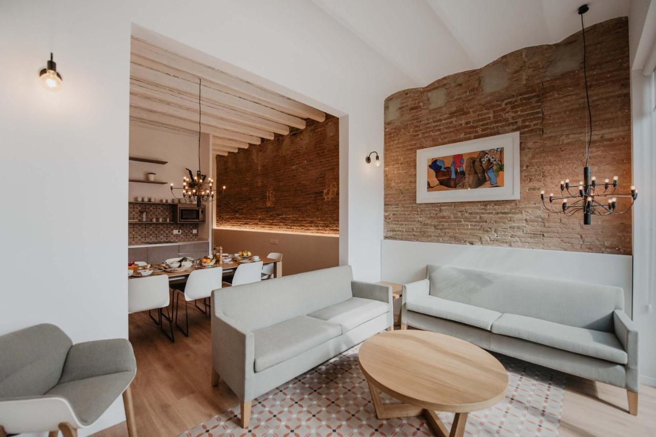 Petit Luxe Volta Bed and Breakfast Terrassa Buitenkant foto